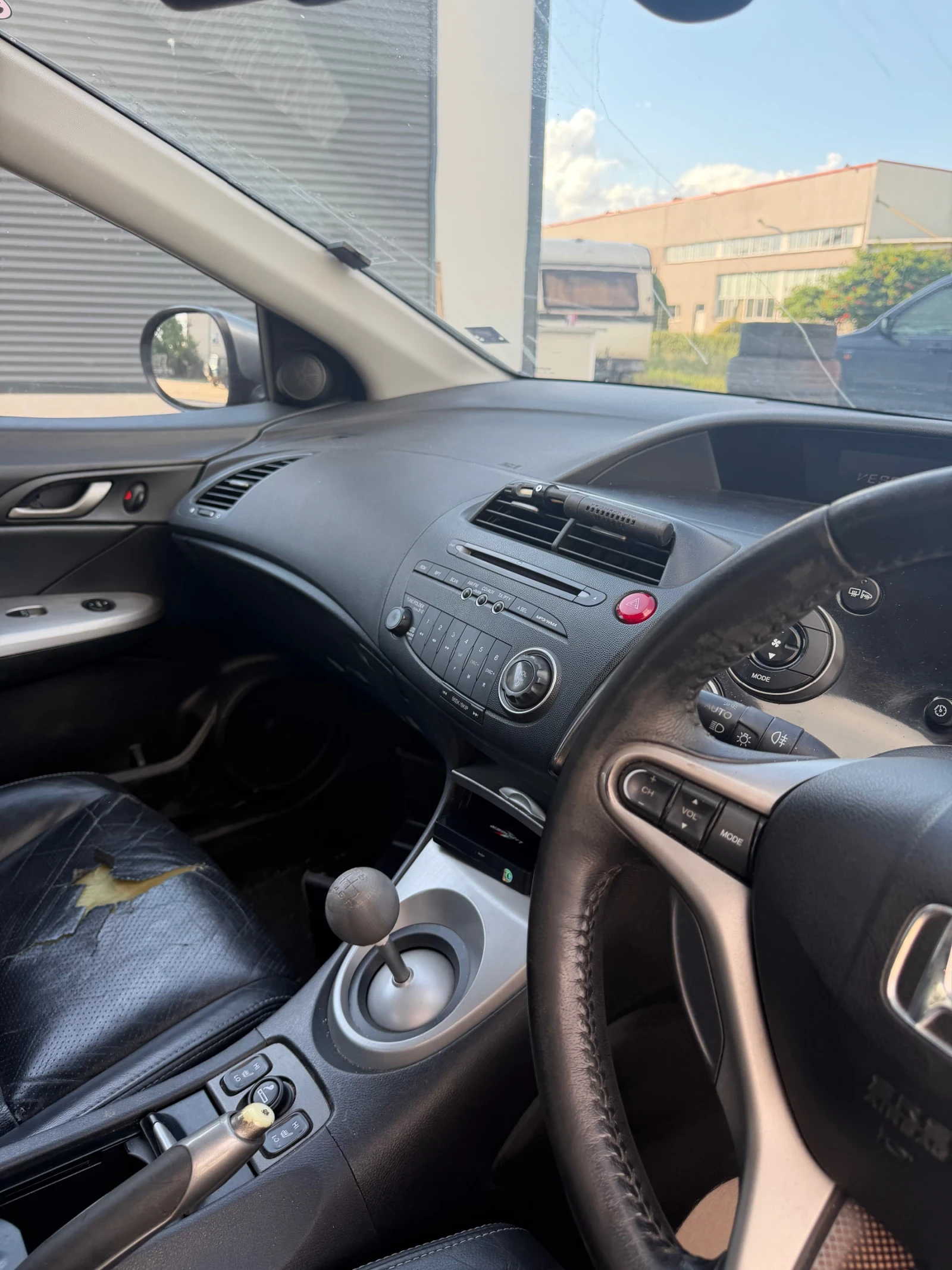 Honda Civic 1.8 140 бензин, снимка 17 - Автомобили и джипове - 54973795