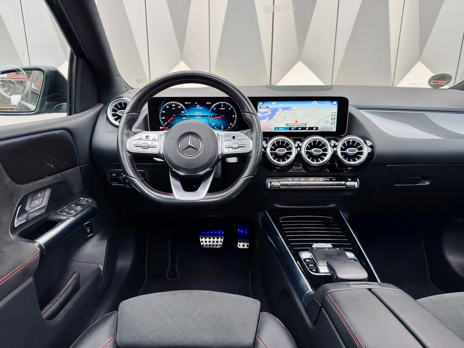 Mercedes-Benz B 200 FULL AMG Panorama Carbon LED ЛИЗИНГ , снимка 7 - Автомобили и джипове - 55180790