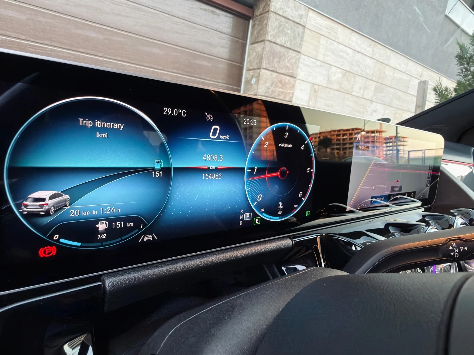 Mercedes-Benz B 200 FULL AMG Panorama Carbon LED ЛИЗИНГ , снимка 12 - Автомобили и джипове - 55180790