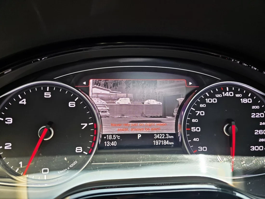 Audi A8 4.2T 360CAM/PANO/EKPAHИ/МАСАЖИ/, снимка 15 - Автомобили и джипове - 55190860