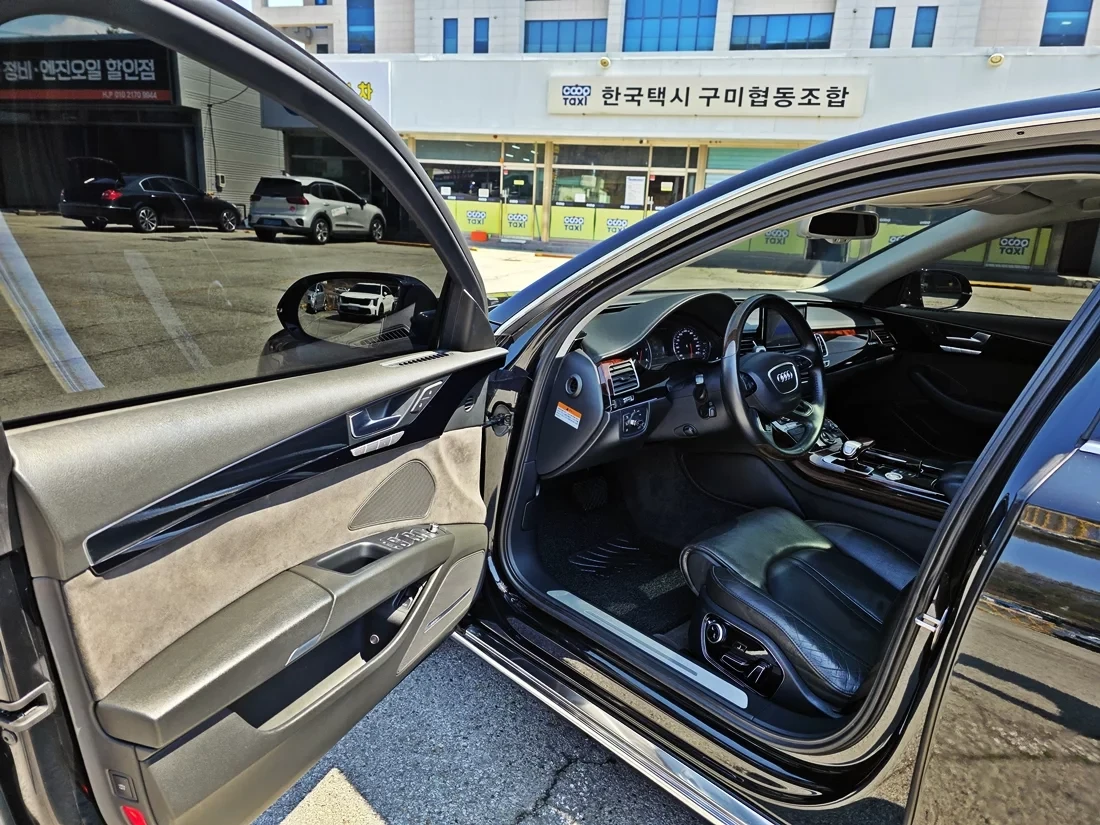 Audi A8 4.2T 360CAM/PANO/EKPAHИ/МАСАЖИ/, снимка 11 - Автомобили и джипове - 55190860