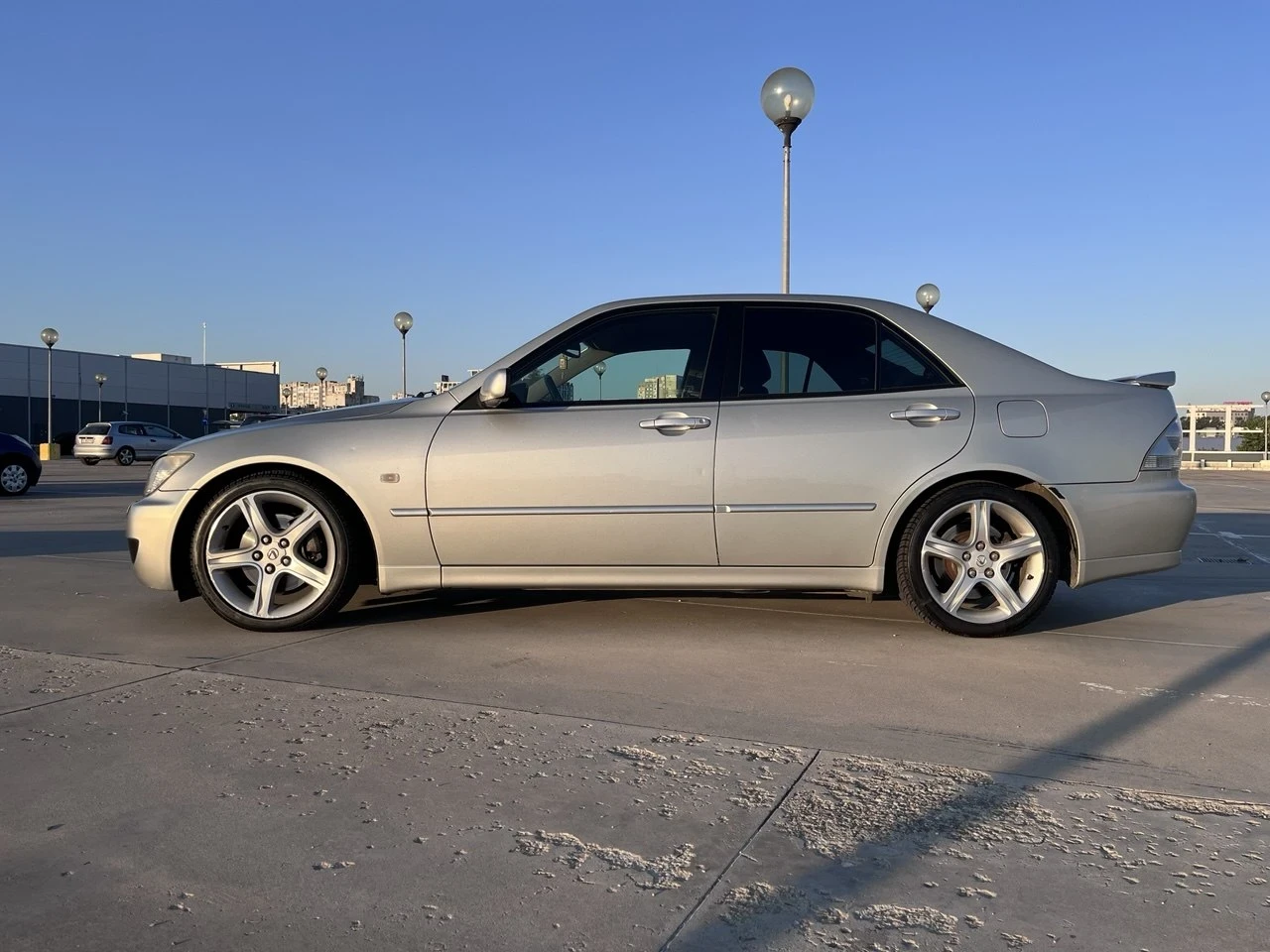 Lexus IS 200, снимка 2 - Автомобили и джипове - 55298991