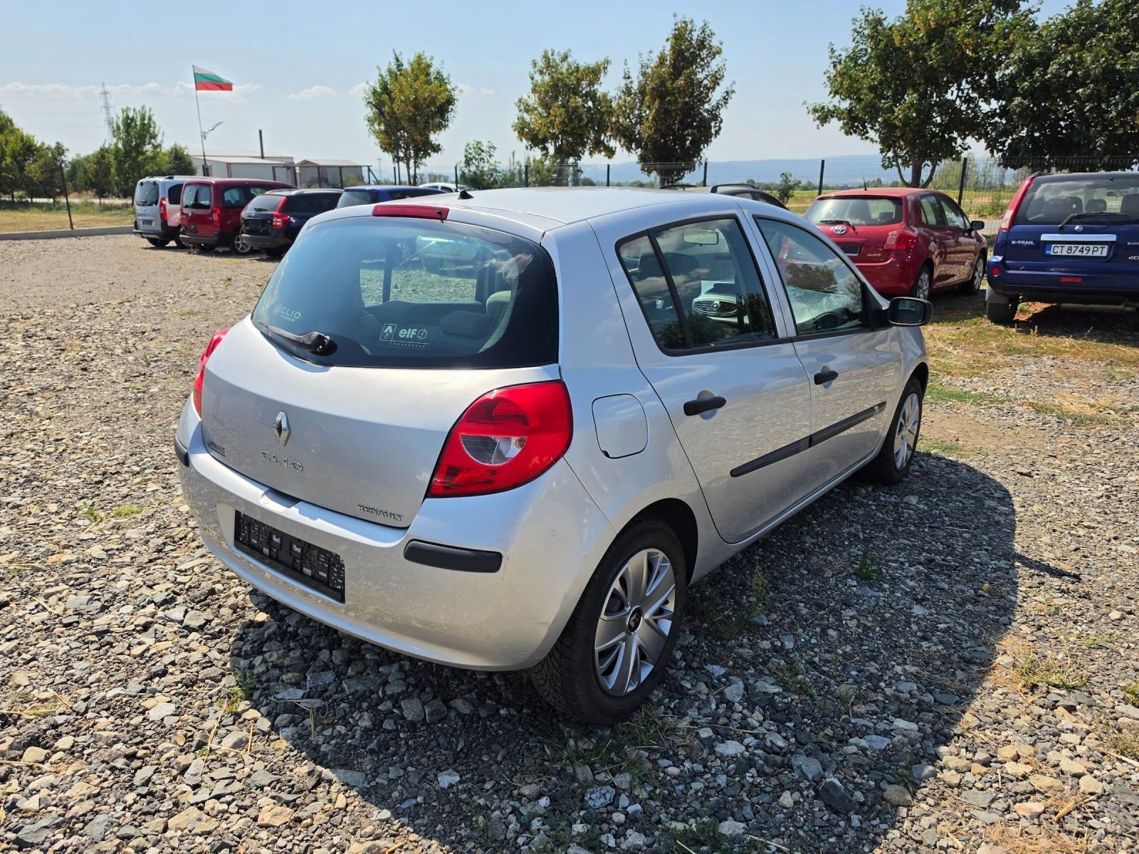 Renault Clio 1.2i, снимка 6 - Автомобили и джипове - 55557229