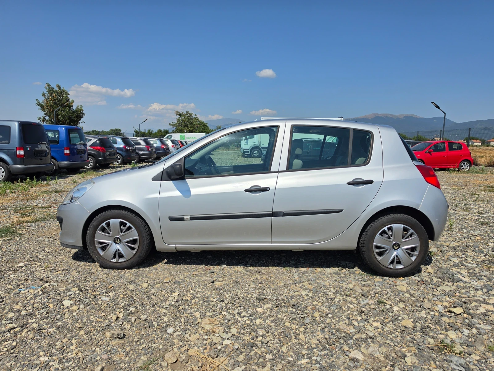 Renault Clio 1.2i, снимка 3 - Автомобили и джипове - 55557229