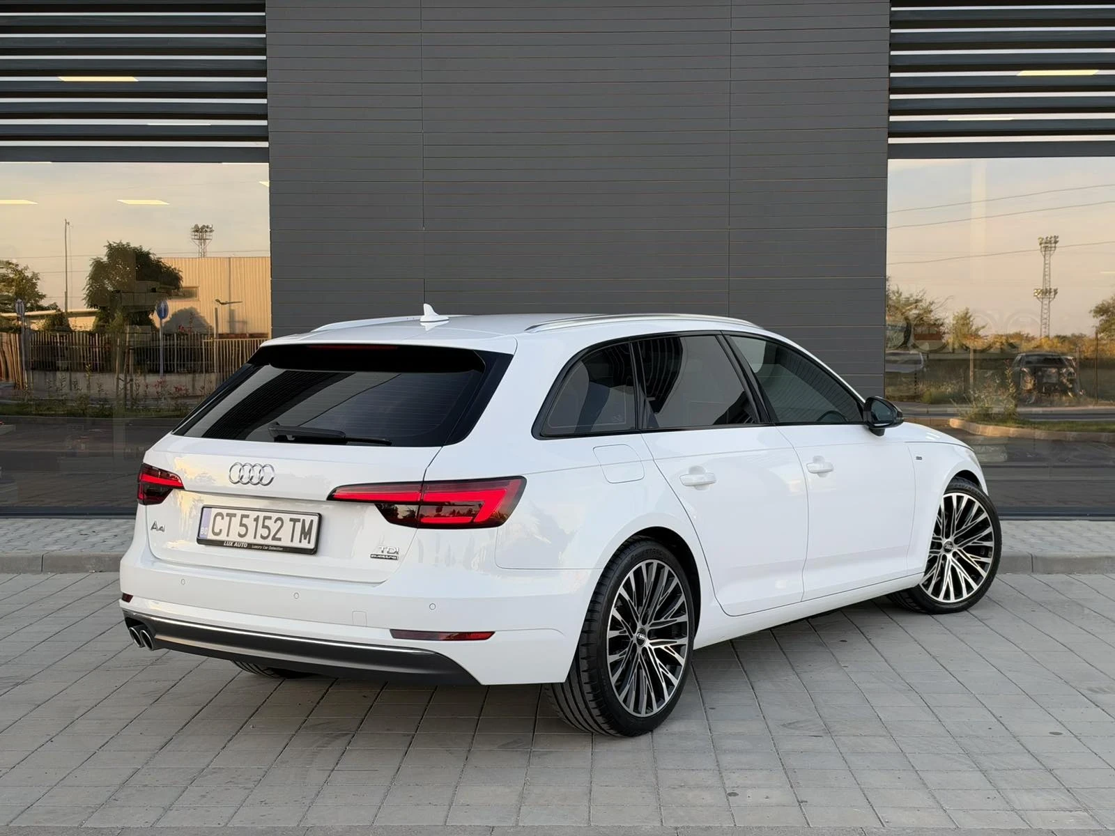 Audi A4 MATRIX* S-LINE, снимка 4 - Автомобили и джипове - 56461839