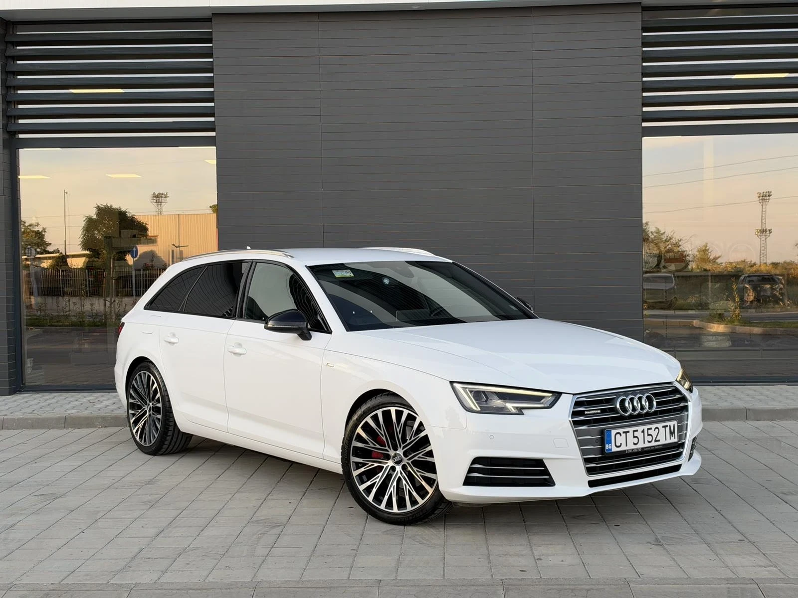 Audi A4 MATRIX* S-LINE
