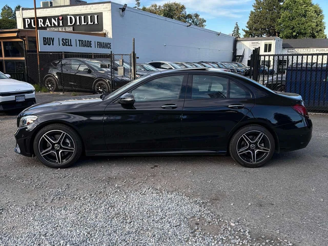 Mercedes-Benz C 300 CARFAX / 360 КАМЕРИ / BURMESTER / 2 КЛЮЧА, снимка 3 - Автомобили и джипове - 56474368