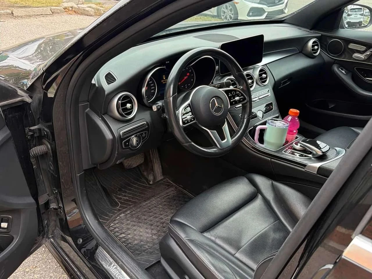 Mercedes-Benz C 300, снимка 7 - Автомобили и джипове - 56700105