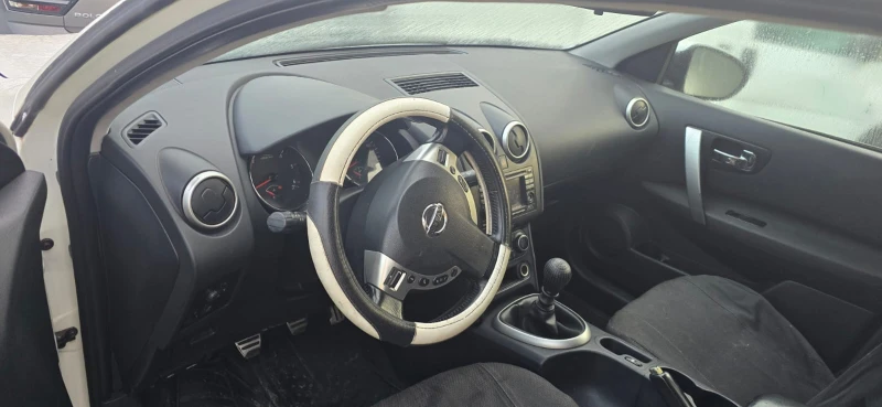 Nissan Qashqai 1.5DCI, снимка 7 - Автомобили и джипове - 47616260