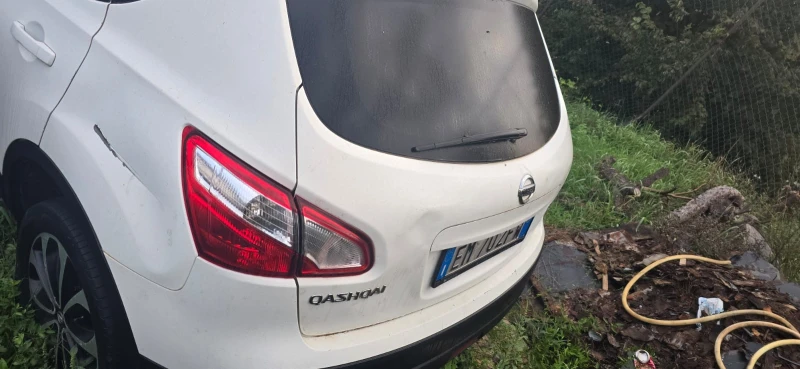 Nissan Qashqai 1.5DCI, снимка 4 - Автомобили и джипове - 47616260