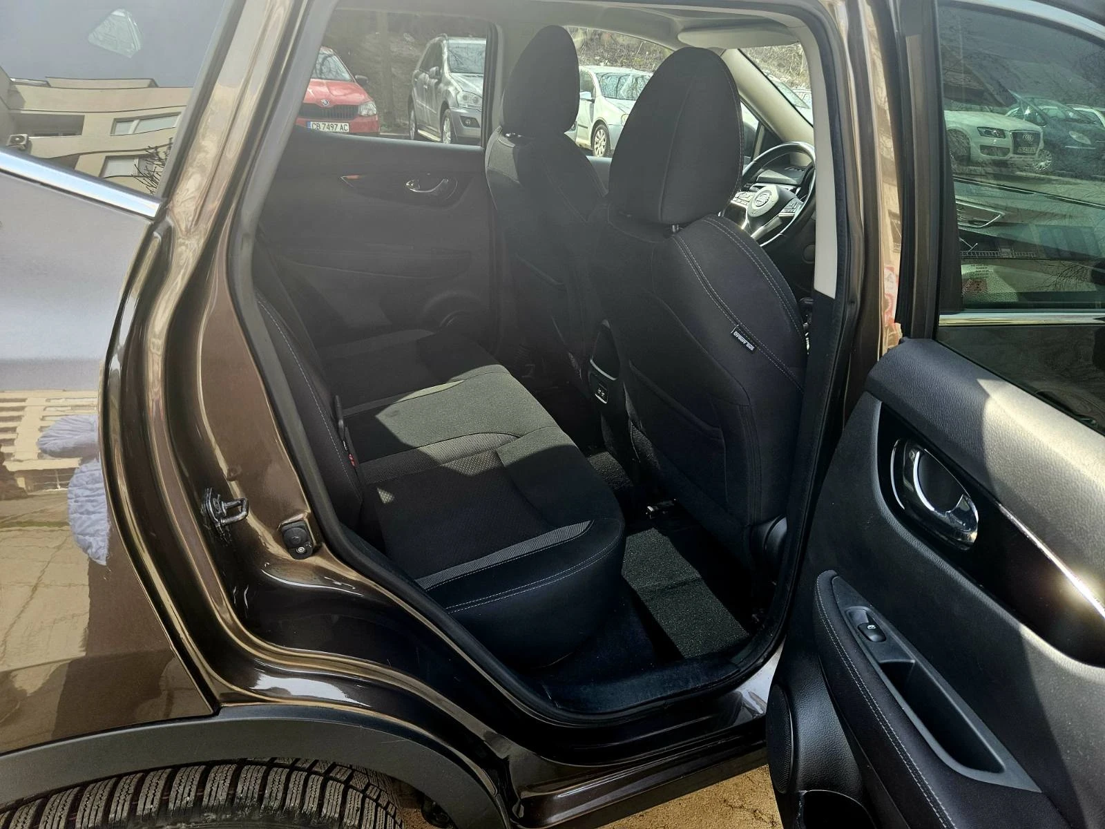 Nissan Qashqai N connecta Plus, снимка 13 - Автомобили и джипове - 53779776