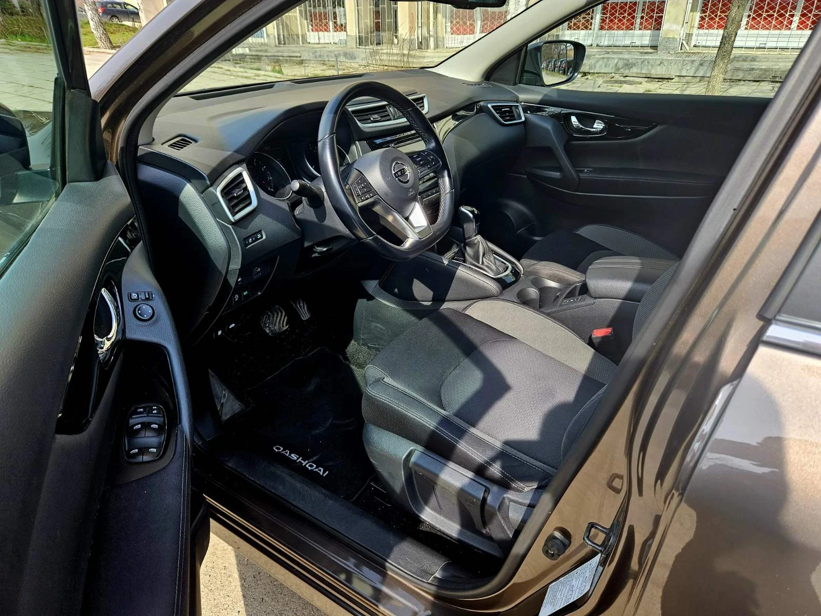 Nissan Qashqai N connecta Plus, снимка 11 - Автомобили и джипове - 53779776