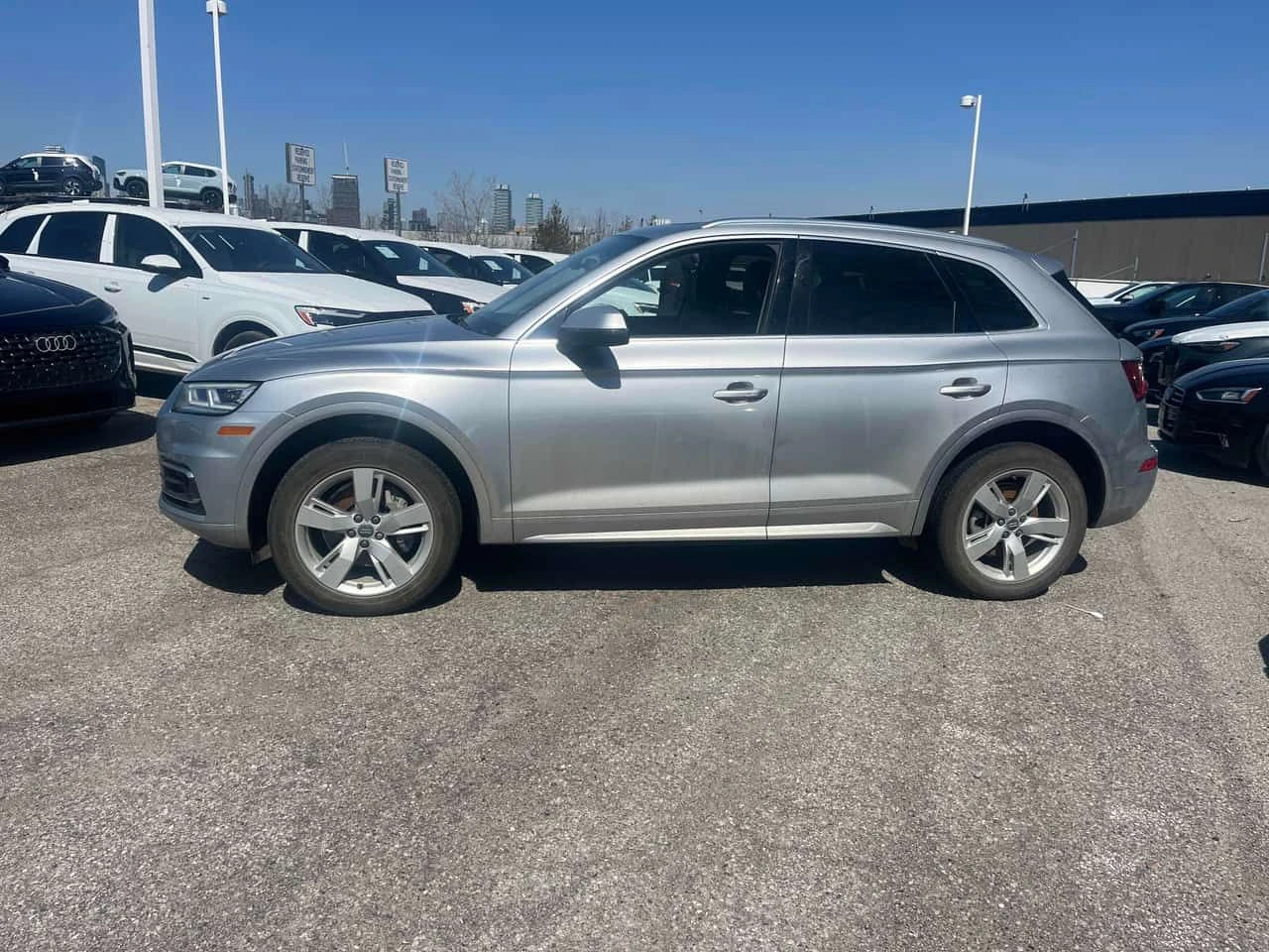 Audi Q5  Technik / 360 / DISTRONIC / ПОДГРЕВИ, снимка 2 - Автомобили и джипове - 54252487
