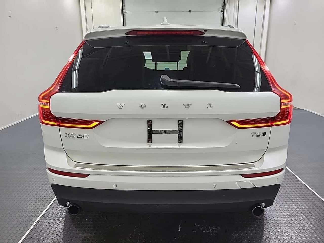 Volvo XC60 MOMENTUM  CARFAX, снимка 17 - Автомобили и джипове - 54589603