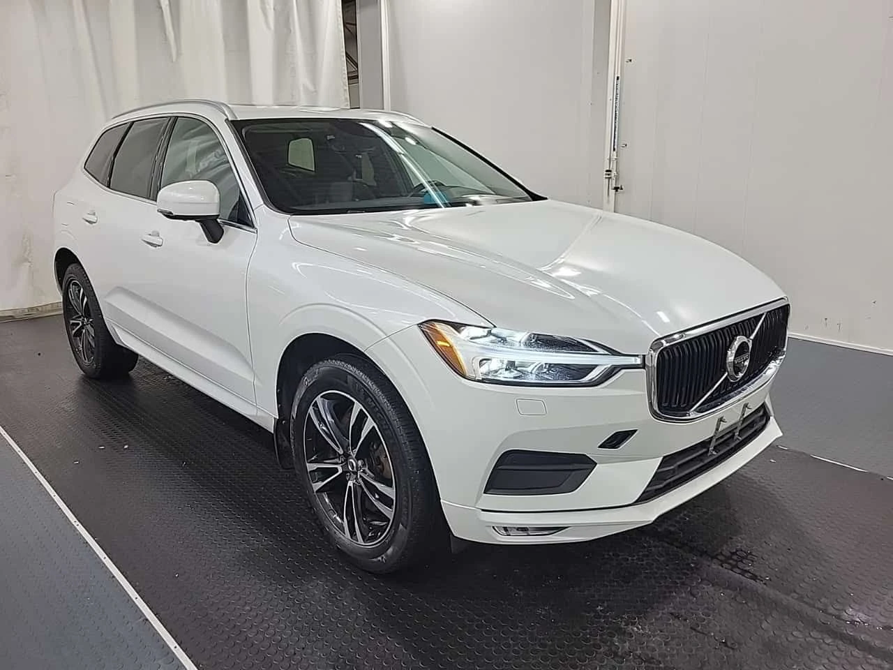 Volvo XC60 MOMENTUM  CARFAX, снимка 2 - Автомобили и джипове - 54589603