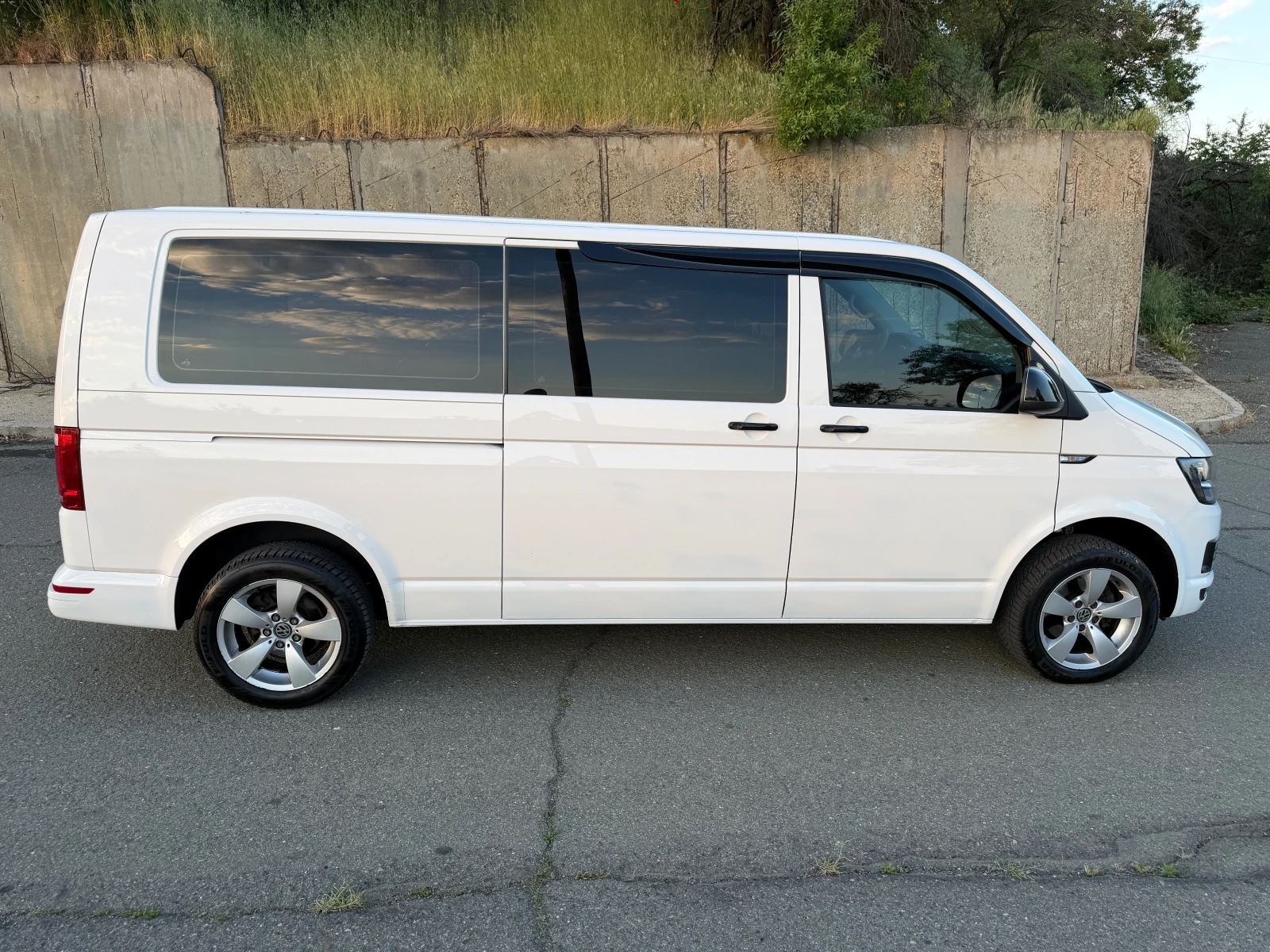 VW Transporter 2000-150 ks, снимка 10 - Бусове и автобуси - 54728934