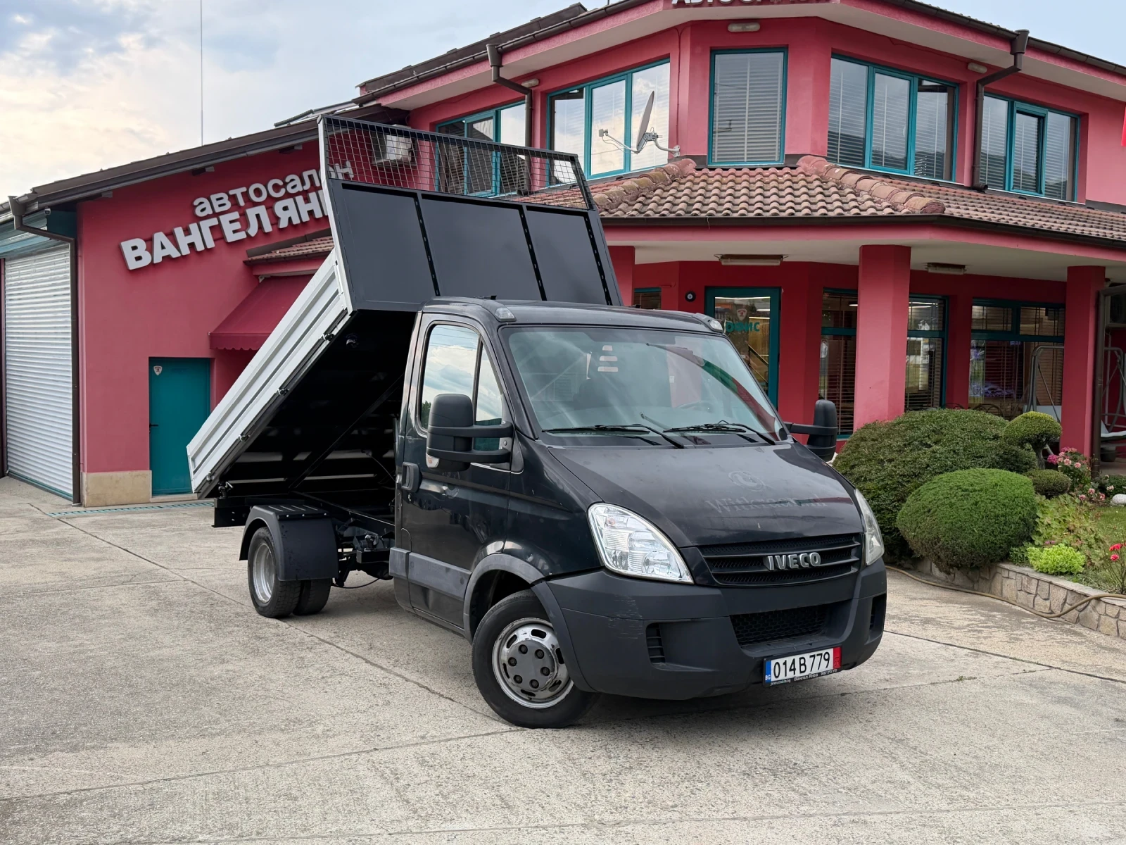 Iveco Daily 3.0HPI* 35C18* Тристранен самосвал