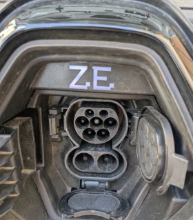 Renault Zoe 52kW_CCS_Гаранц_SoH95_Сертиф_Кам_Парктр._Серв.книж, снимка 16