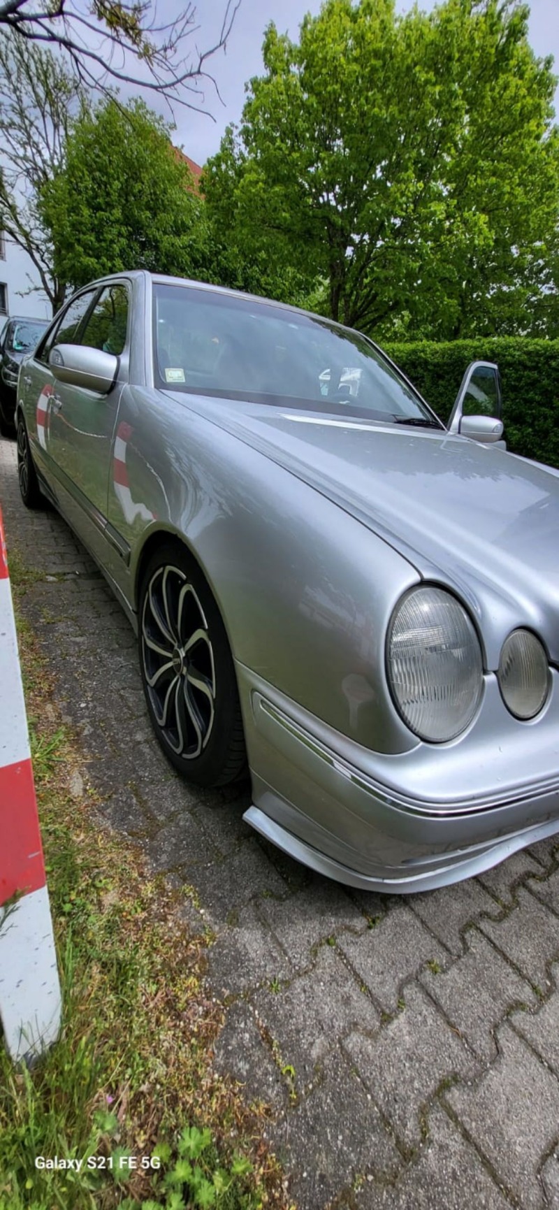 Mercedes-Benz E 200, снимка 4 - Автомобили и джипове - 45627816