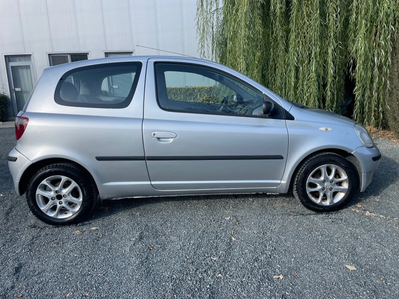 Toyota Yaris 1.3, снимка 6 - Автомобили и джипове - 47756583