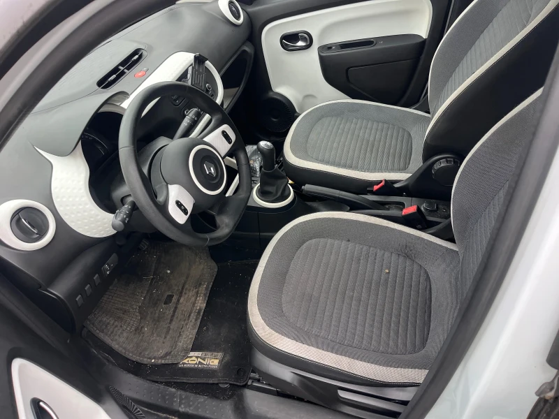 Renault Twingo 1.0бензин, снимка 6 - Автомобили и джипове - 47962676