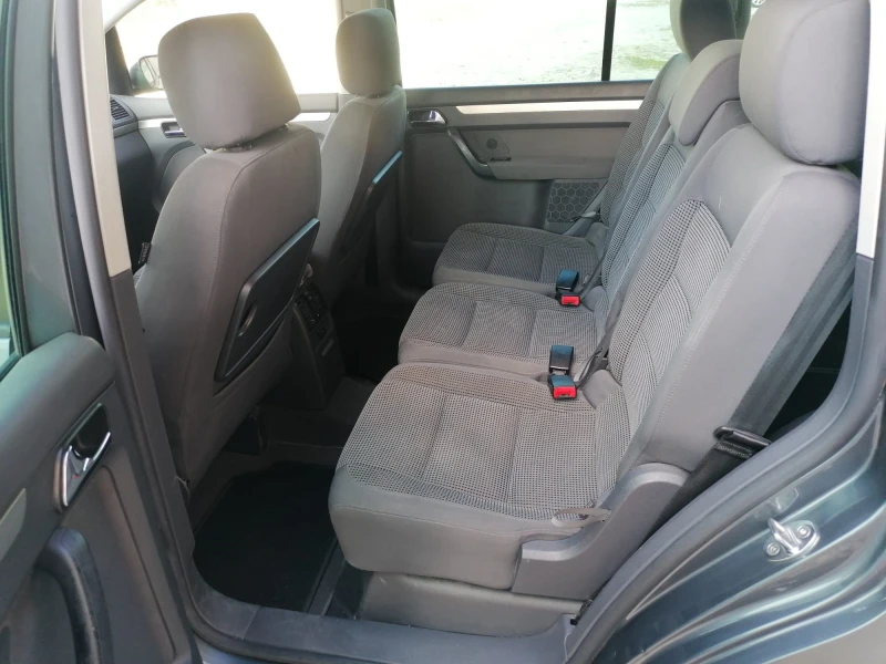 VW Touran, снимка 7 - Автомобили и джипове - 52254888