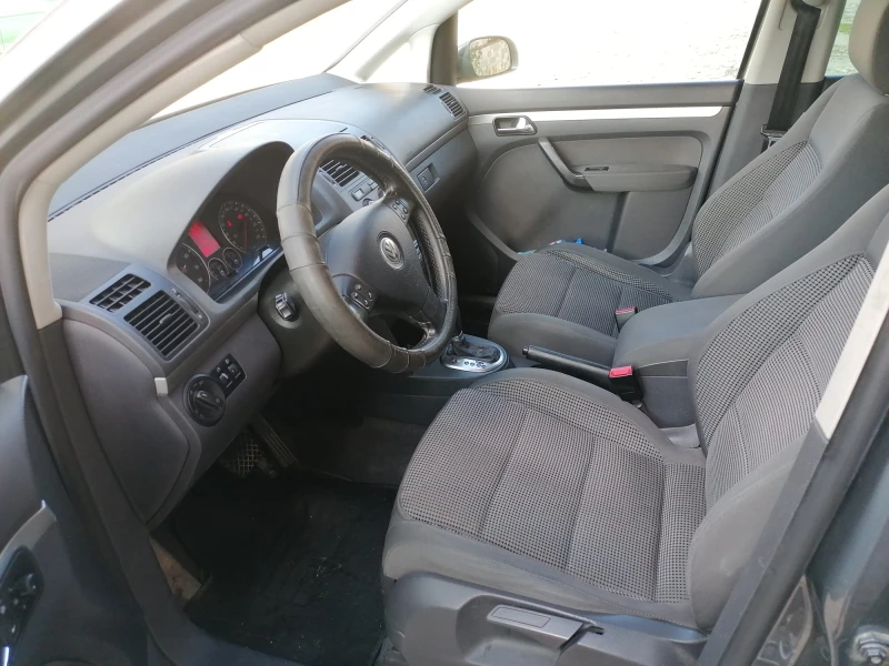 VW Touran, снимка 3 - Автомобили и джипове - 52254888