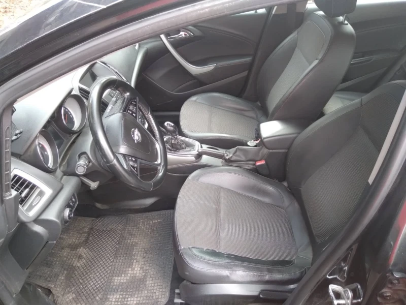 Opel Astra 1.7 CDTI 110 к.с. Facelift , снимка 14 - Автомобили и джипове - 53185714