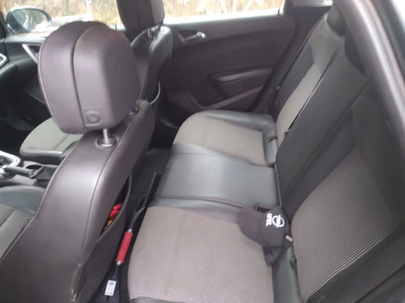 Opel Astra 1.7 CDTI 110 к.с. Facelift , снимка 11 - Автомобили и джипове - 53185714