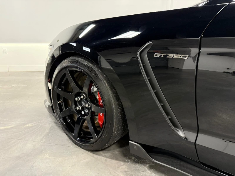 Ford Mustang SHELBY GT350R Fastba* * CARFAX * * АВТО КРЕДИТ * *, снимка 6 - Автомобили и джипове - 52817347