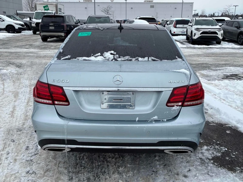 Mercedes-Benz E 55 * 550 * CARFAX * БЕЗ ПЪРВОНАЧАЛНА ВНОСКА, снимка 4 - Автомобили и джипове - 52847137