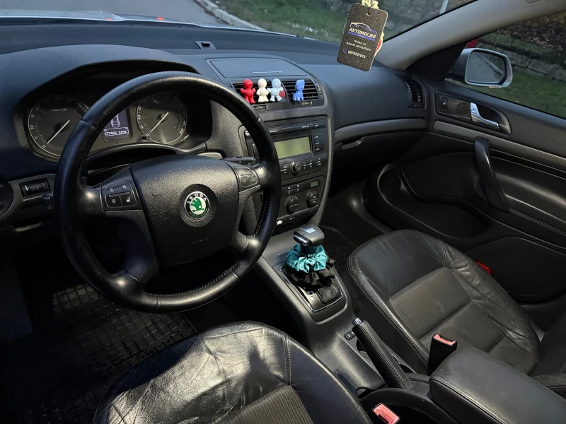 Skoda Octavia 2.0TDI DSG, снимка 8 - Автомобили и джипове - 52960112