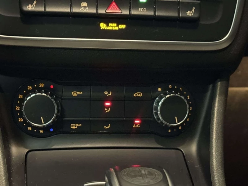 Mercedes-Benz CLA 45 AMG * CARFAX * БЕЗ ПЪРВОНАЧАЛНА ВНОСКА, снимка 16 - Автомобили и джипове - 53108439