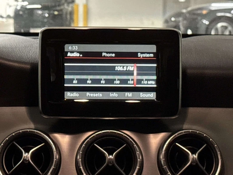 Mercedes-Benz CLA 45 AMG * CARFAX * БЕЗ ПЪРВОНАЧАЛНА ВНОСКА, снимка 12 - Автомобили и джипове - 53108439