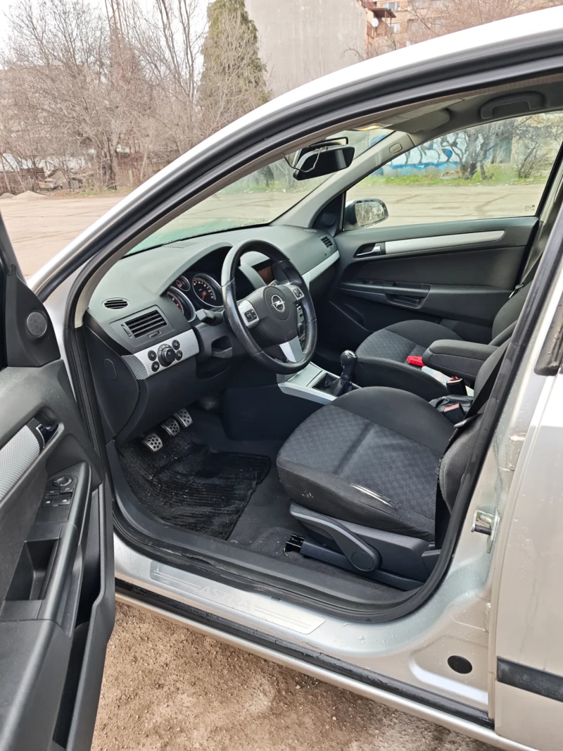 Opel Astra, снимка 13 - Автомобили и джипове - 53190548