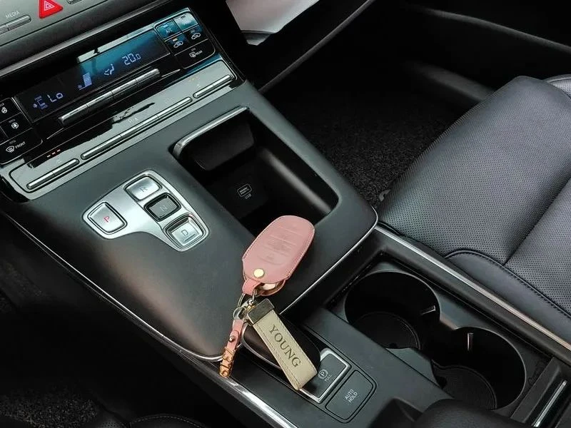 Hyundai Grandeur, снимка 9 - Автомобили и джипове - 56738366