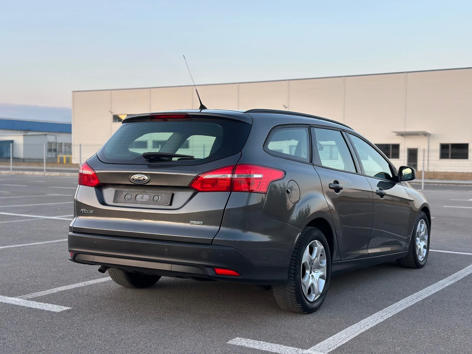 Ford Focus 1.0 EcoBoost LED Navi* EURO6 - изображение 4