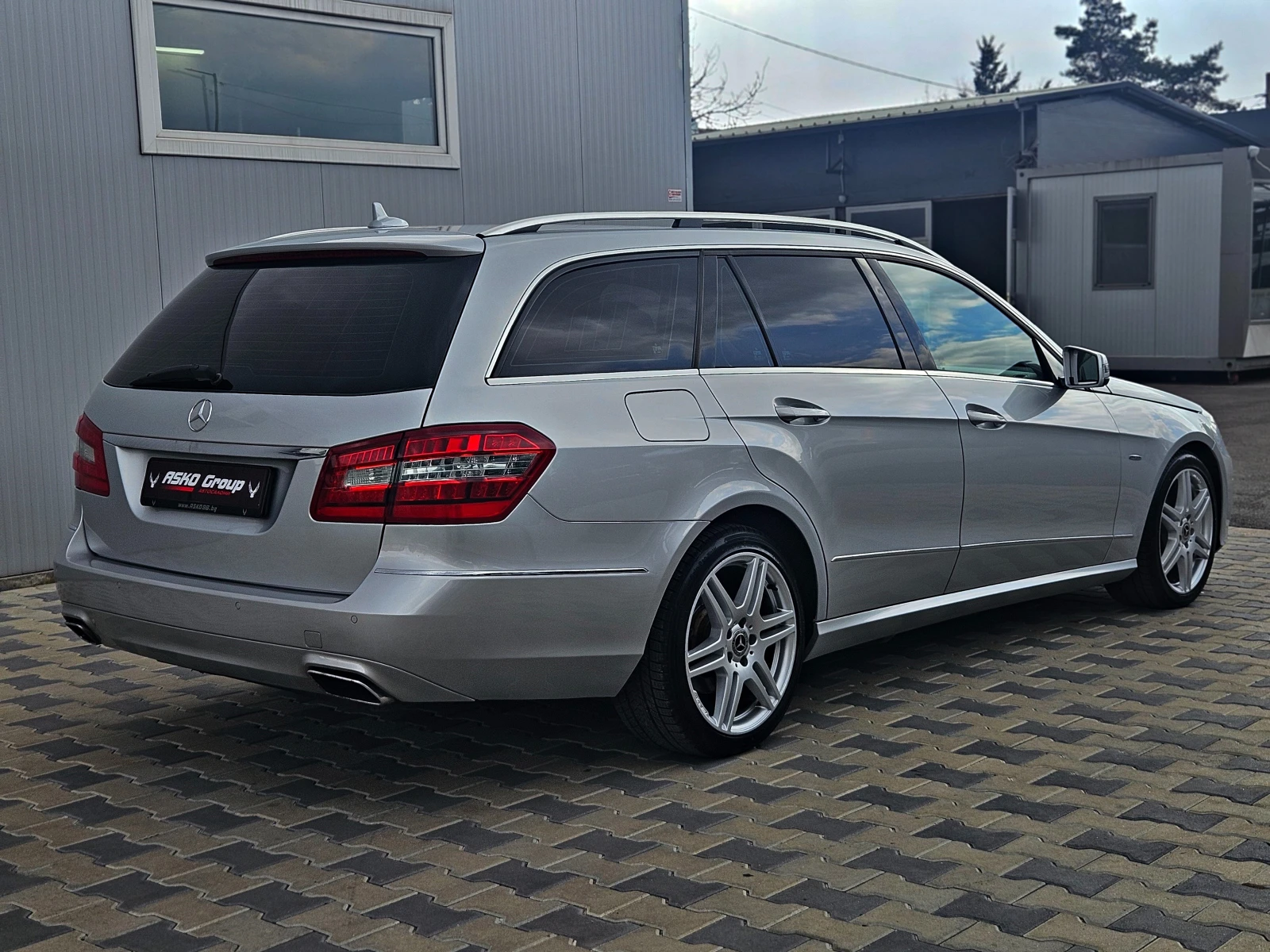 Mercedes-Benz E 350 AMG/FACE/4MATIC/AVANTGARDE/ПОДГРЕВ/AMBIENT/LIZING - изображение 5