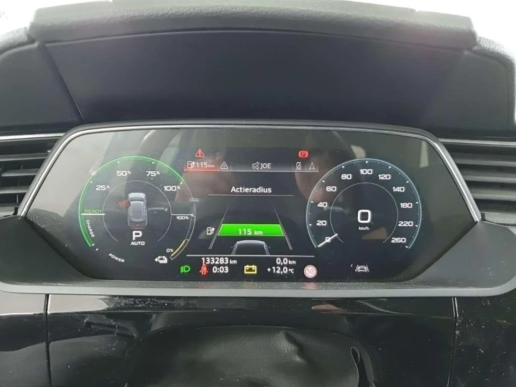 Audi E-Tron 50 - изображение 7