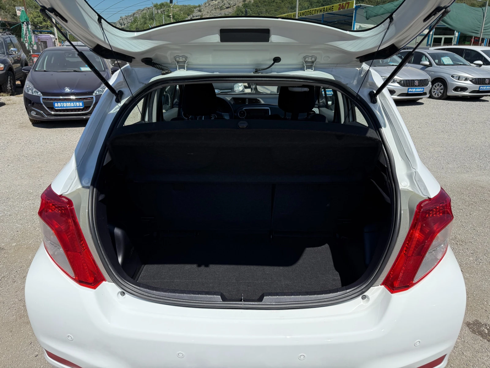 Toyota Yaris  | Mobile.bg   12