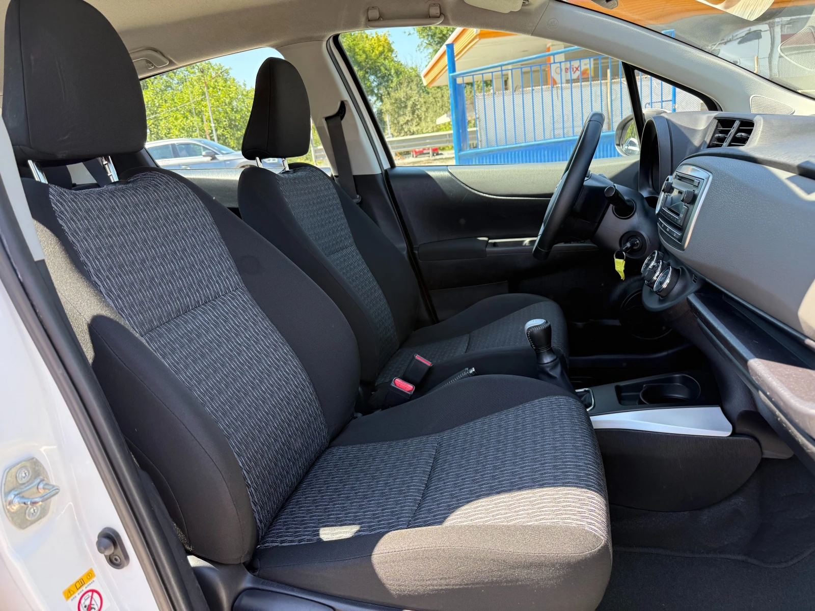 Toyota Yaris  | Mobile.bg   15