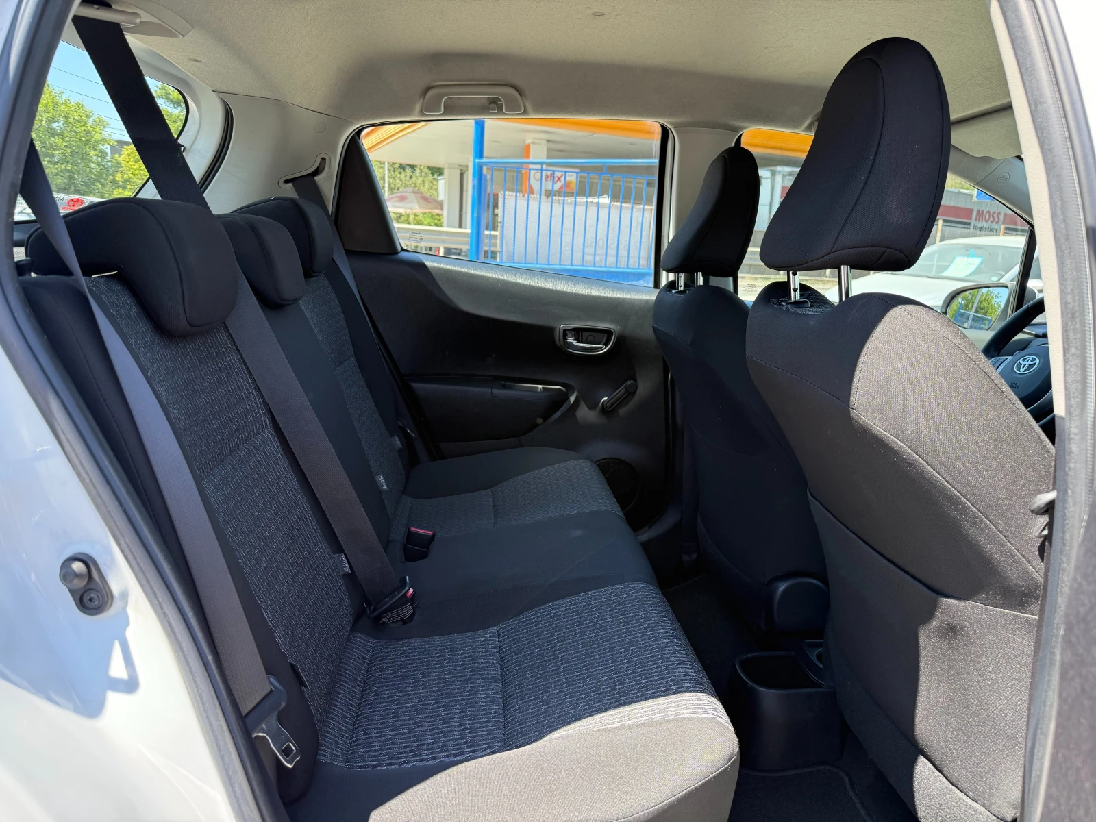 Toyota Yaris  | Mobile.bg   13