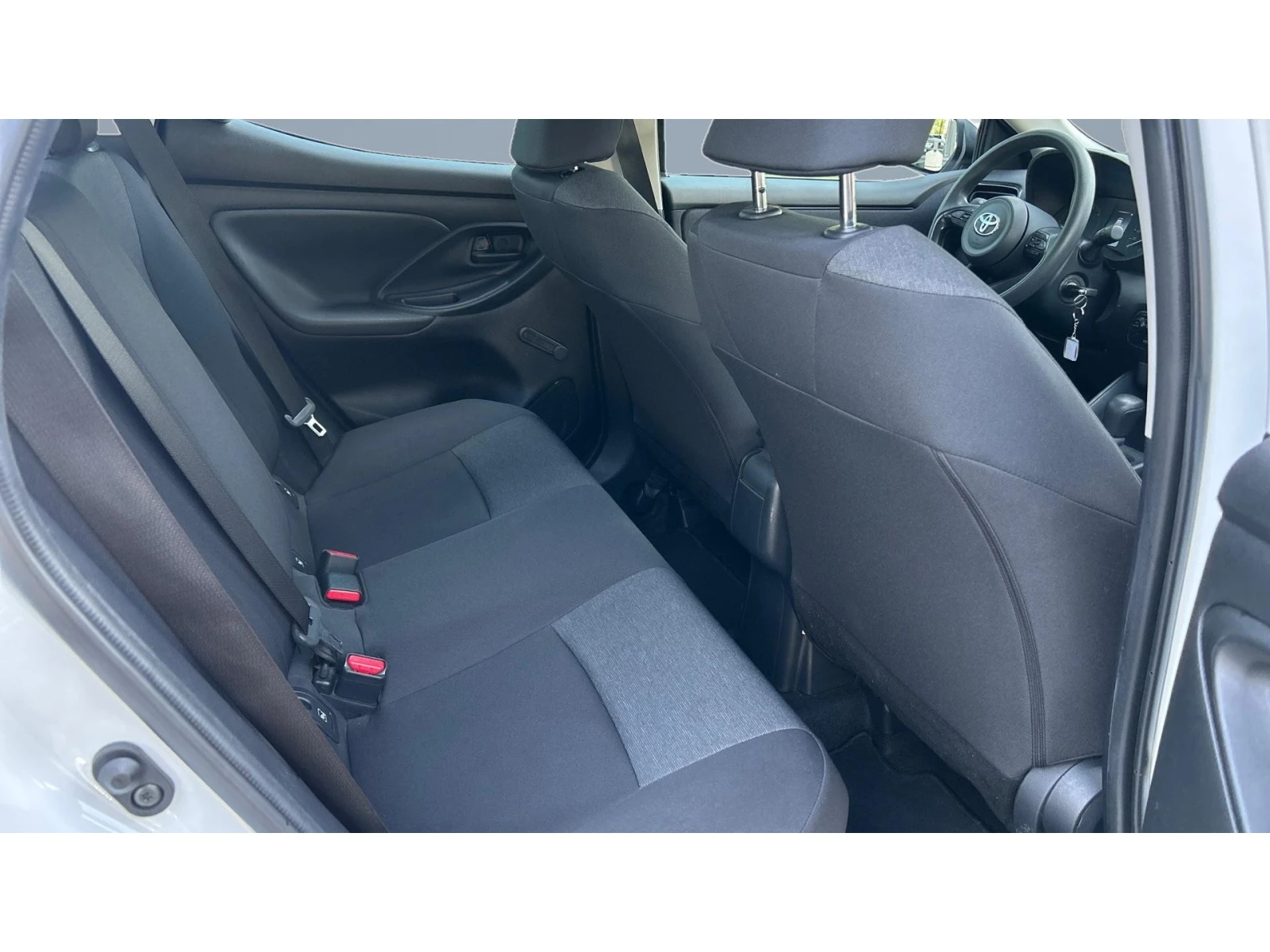 Toyota Yaris    380 . | Mobile.bg   7