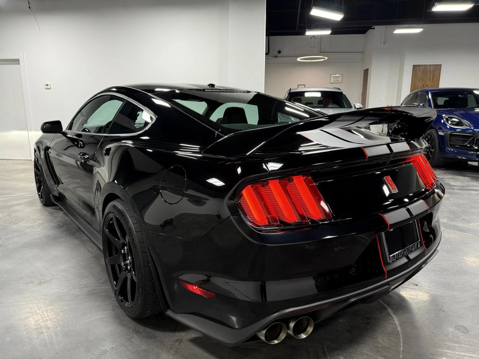Ford Mustang SHELBY GT350R Fastba* * CARFAX * * ���� ������ * * | Mobile.bg � ����������� 4