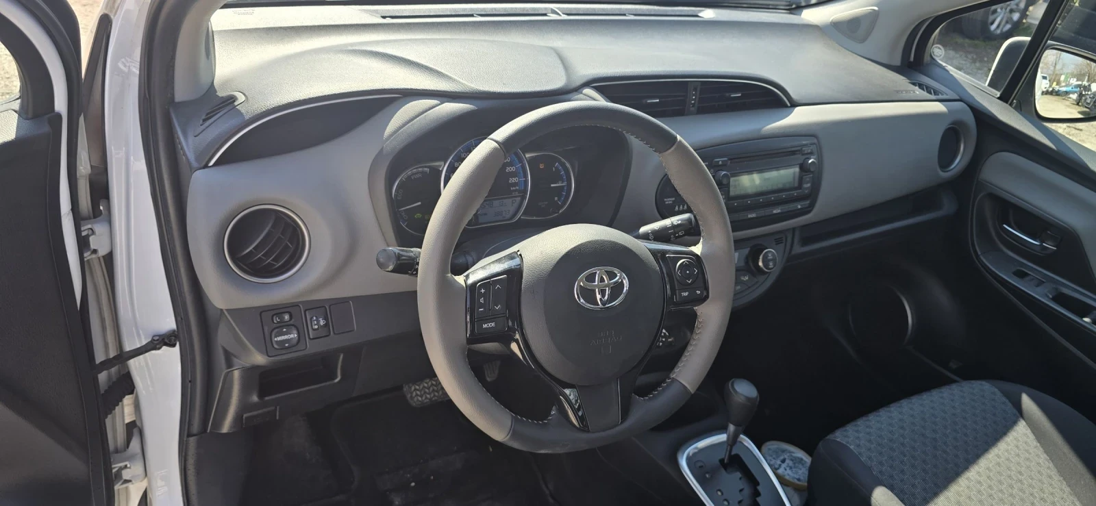 Toyota Yaris 1.5 HYBRID | Mobile.bg � ����������� 8