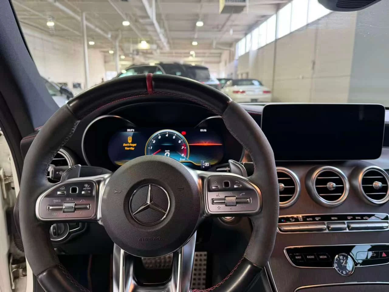 Mercedes-Benz C 43 AMG DISTRONIC * 360 * ПОДГРЕВ , снимка 10 - Автомобили и джипове - 53965431
