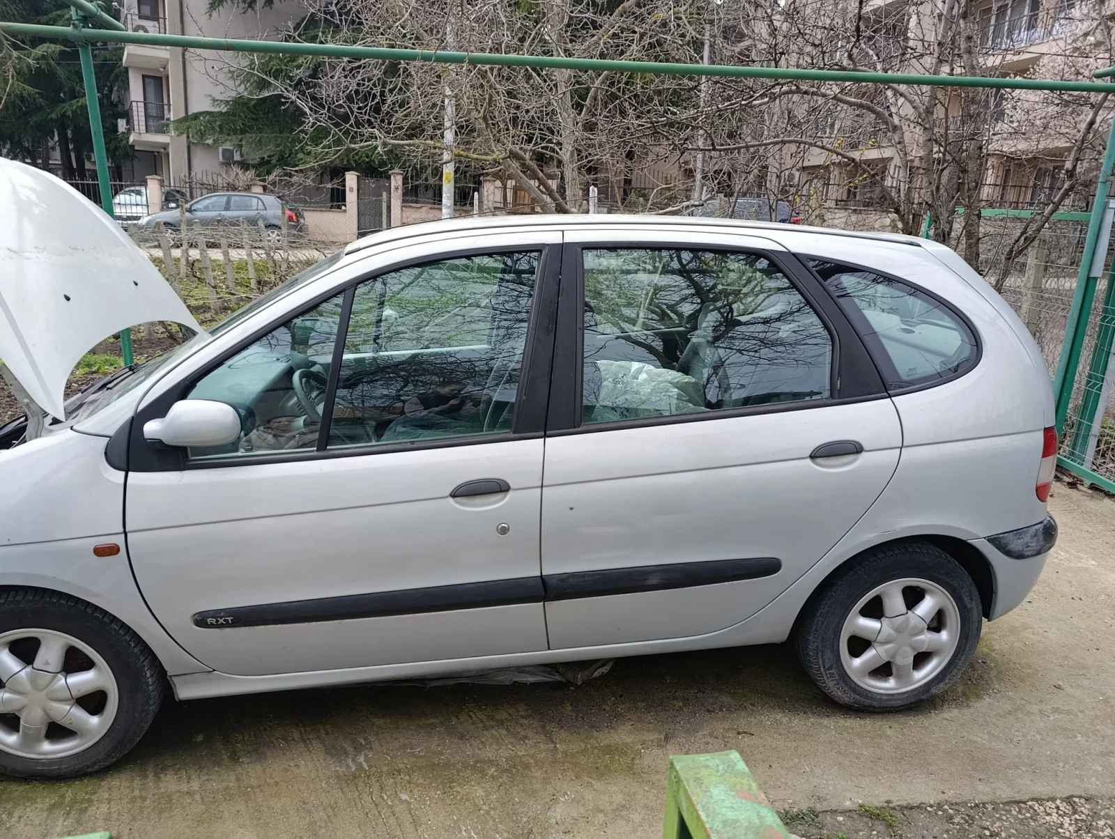 Renault Scenic, снимка 8 - Автомобили и джипове - 54008513