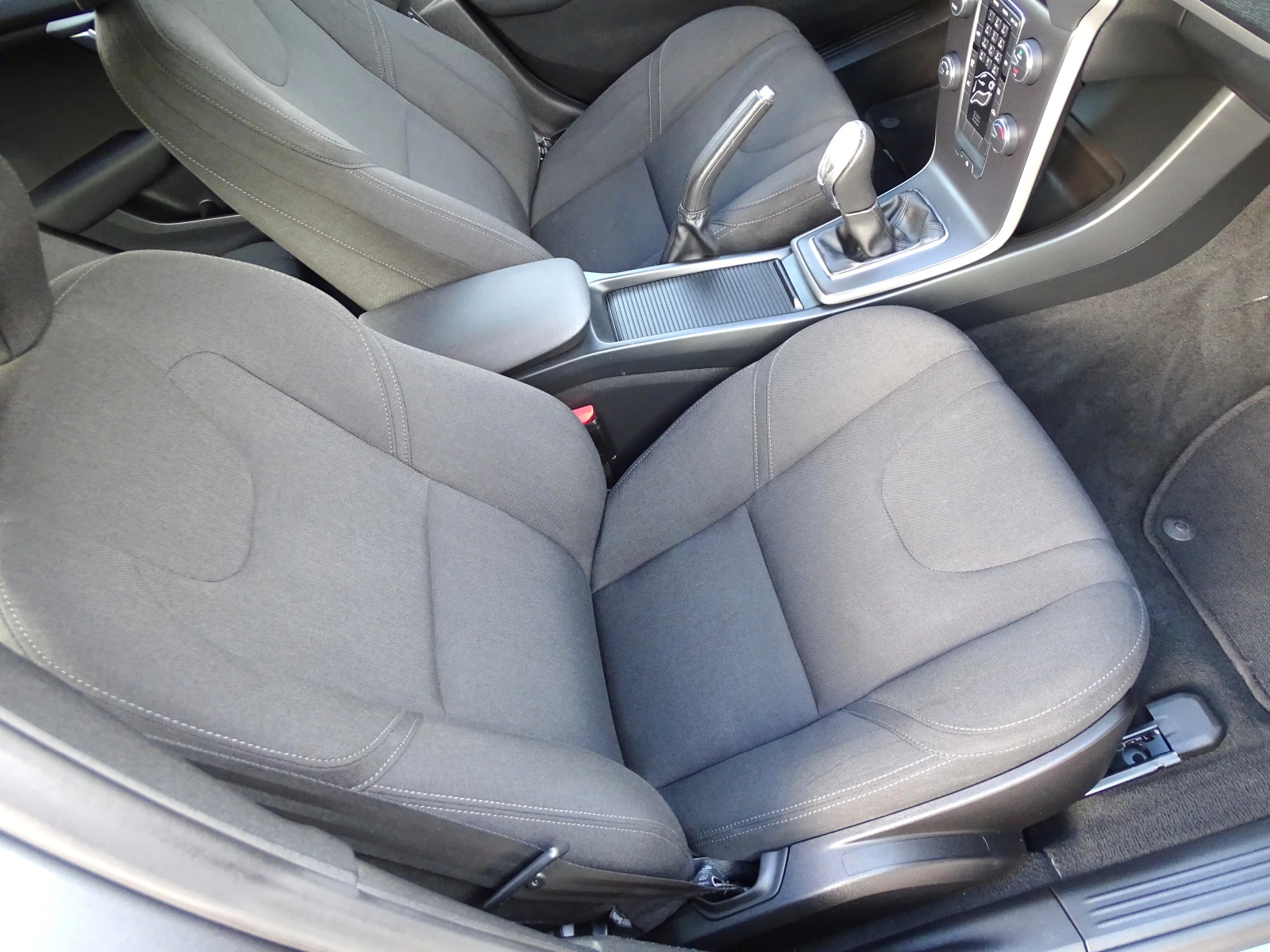 Volvo V40 D2 1.6D EURO 5B, снимка 12 - Автомобили и джипове - 54013784