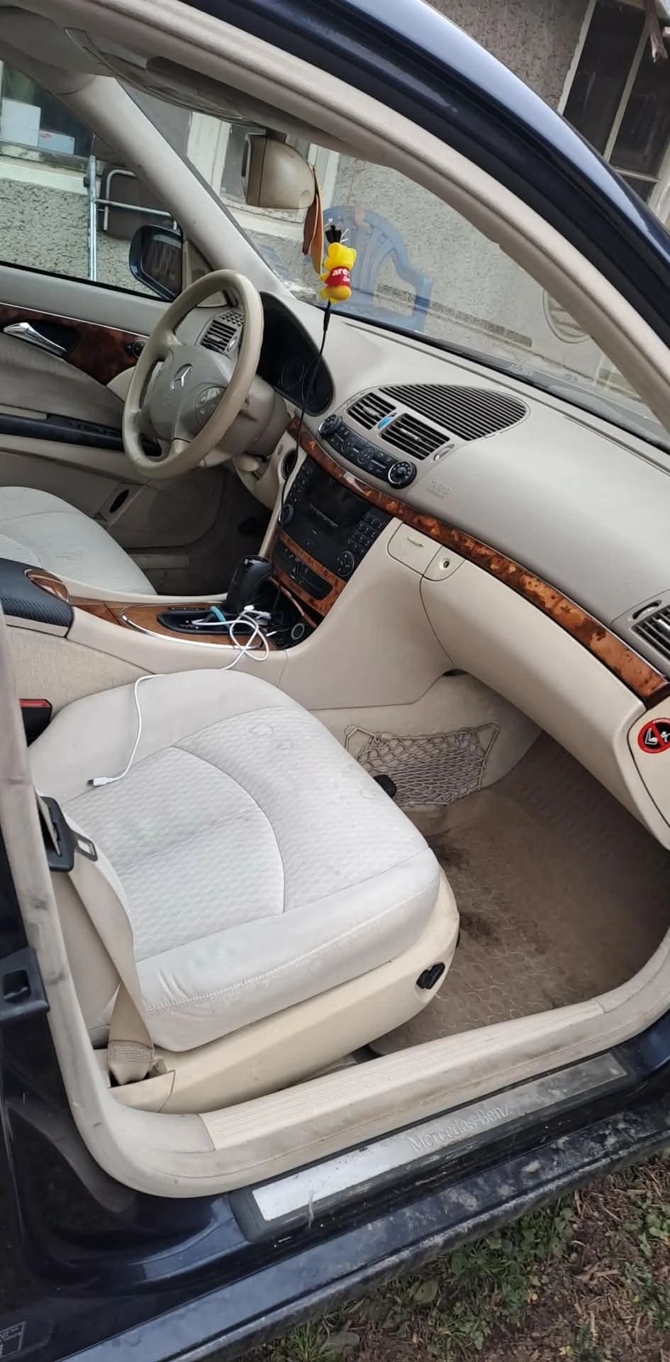 Mercedes-Benz E 270 3.2 CDI, снимка 15 - Автомобили и джипове - 54339553