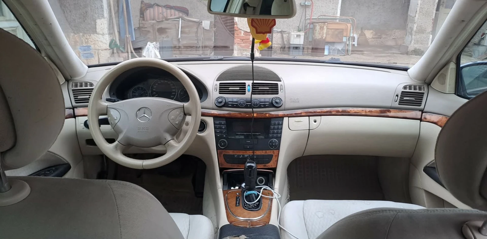 Mercedes-Benz E 270 3.2 CDI, снимка 16 - Автомобили и джипове - 54339553